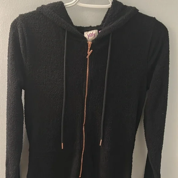 Yitty Cozy Black Onesie with Heart Pockets - Picture 3 of 12